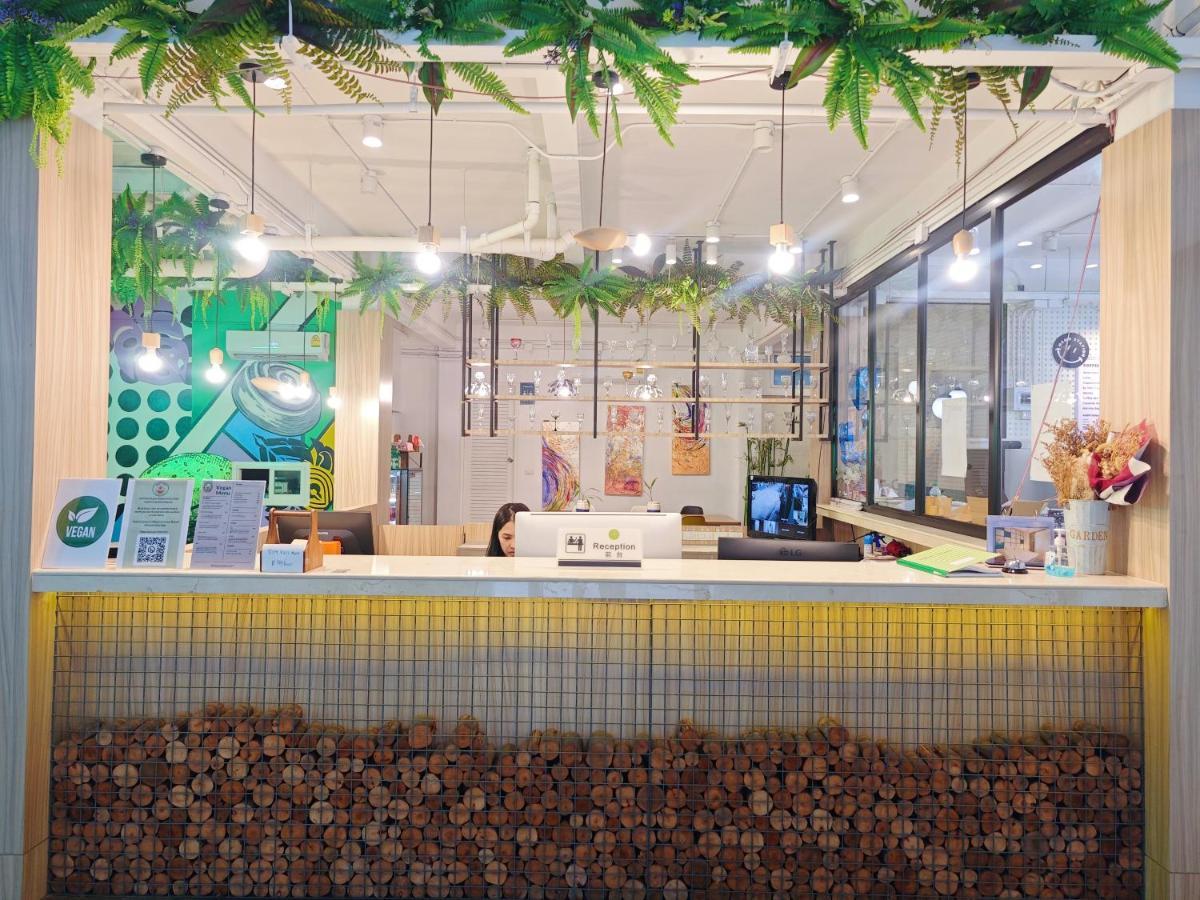 Ostay Asoke Bangkok Makkasan Exterior photo