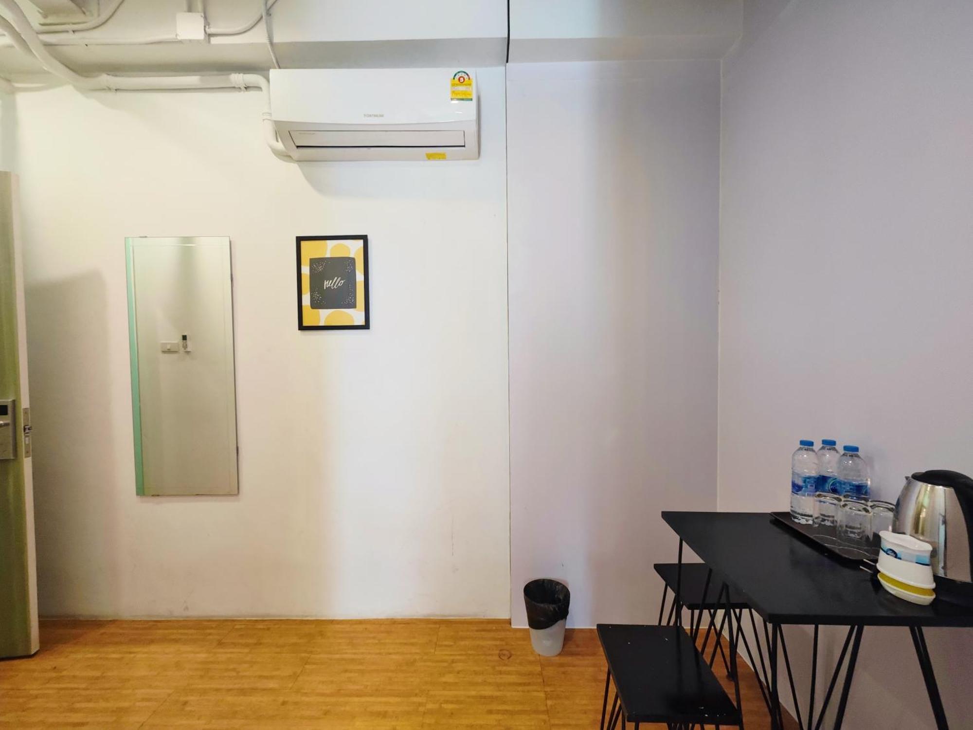 Ostay Asoke Bangkok Makkasan Exterior photo
