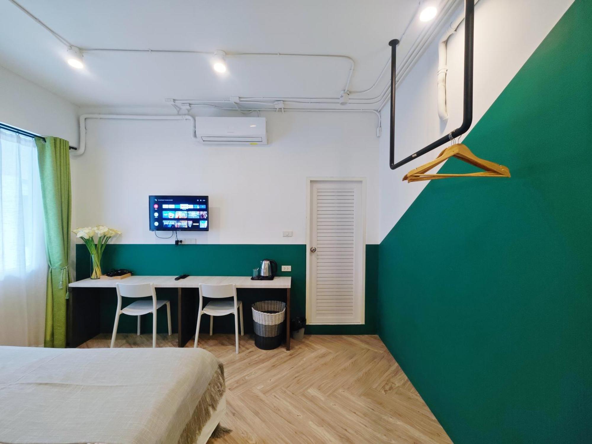Ostay Asoke Bangkok Makkasan Exterior photo